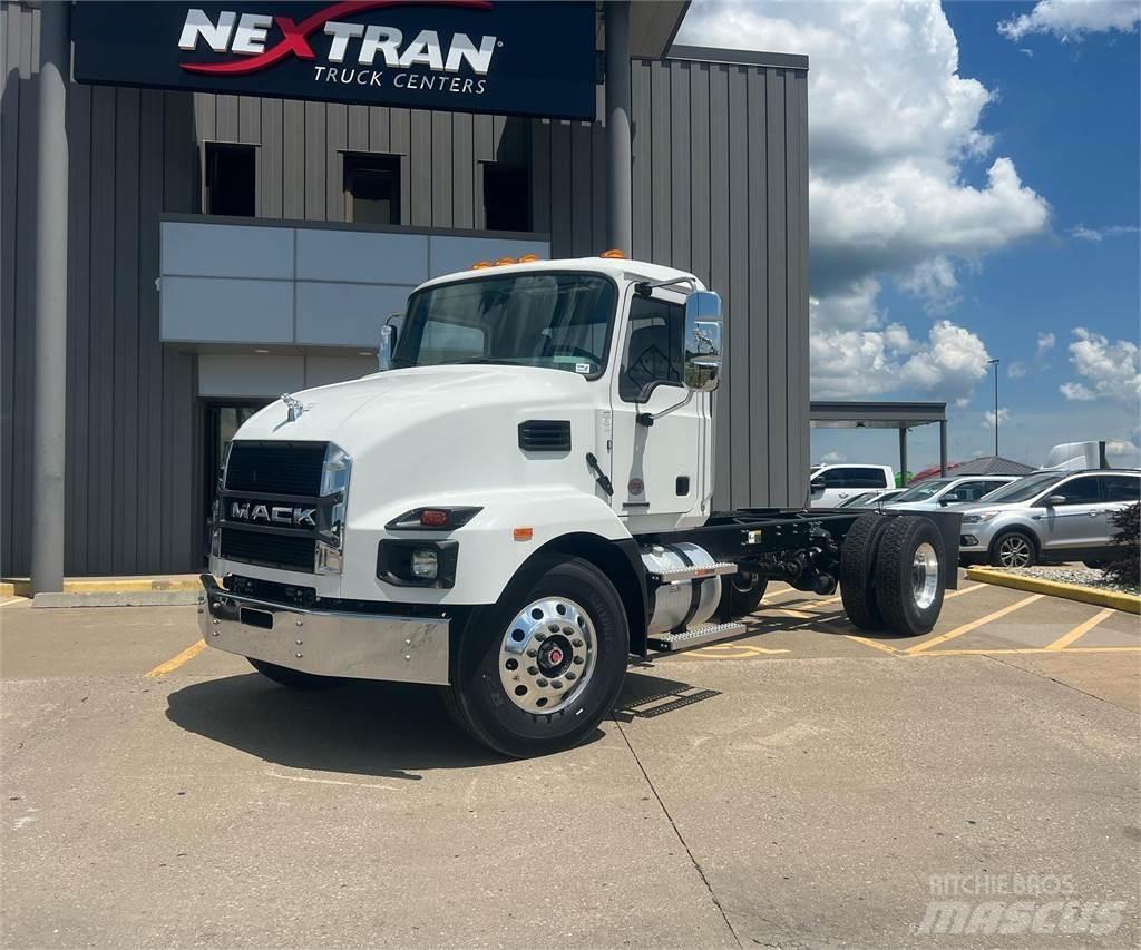 Mack MD642 Camiões de chassis e cabine