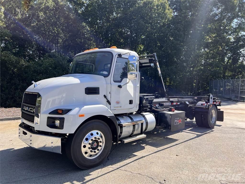 Mack MD7 42R Camiões de chassis e cabine