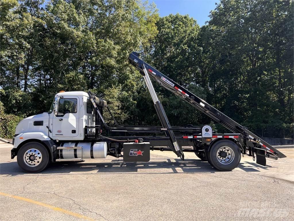 Mack MD7 42R Camiões de chassis e cabine