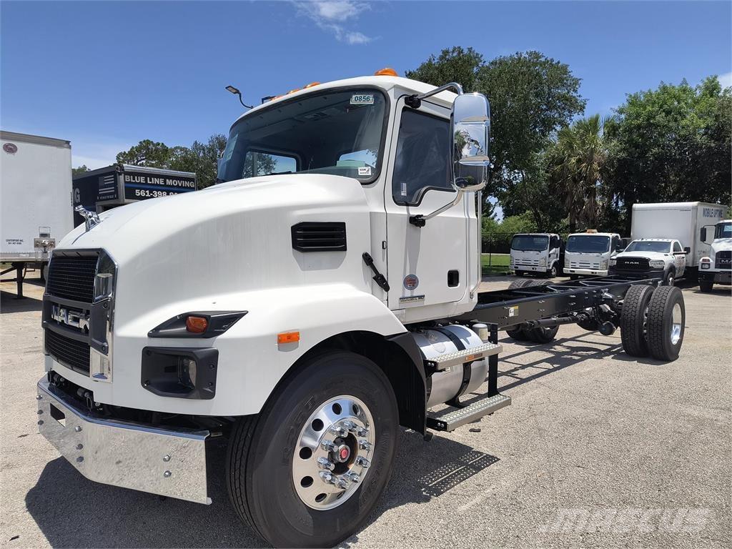 Mack MD7 42R Camiões de chassis e cabine