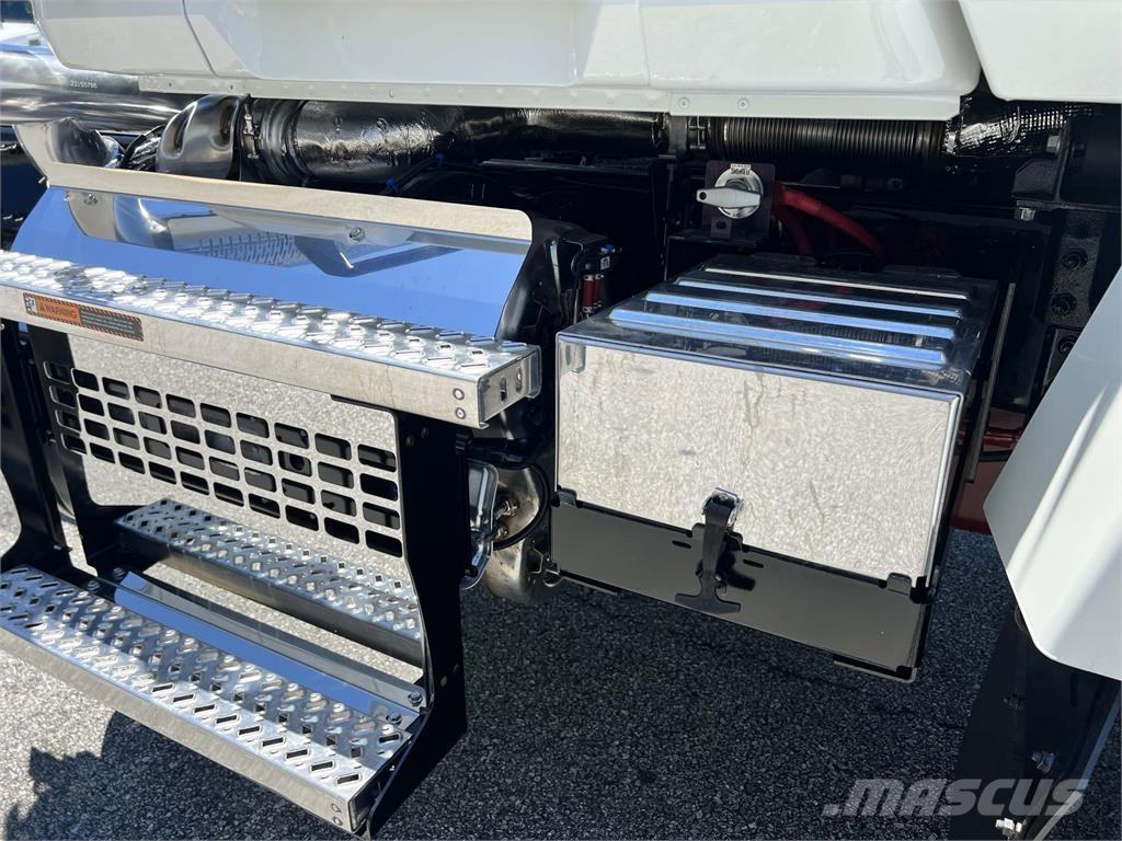 Mack PI64T Cavalos Mecânicos