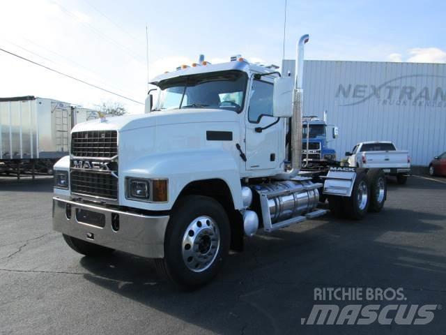 Mack PI64T Cavalos Mecânicos