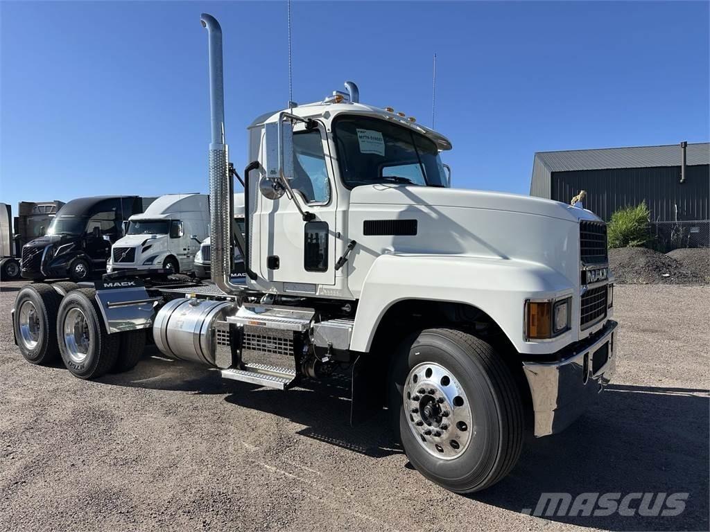Mack PI64T Cavalos Mecânicos