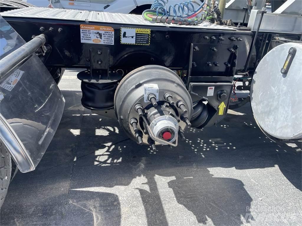 Mack PI64T Cavalos Mecânicos