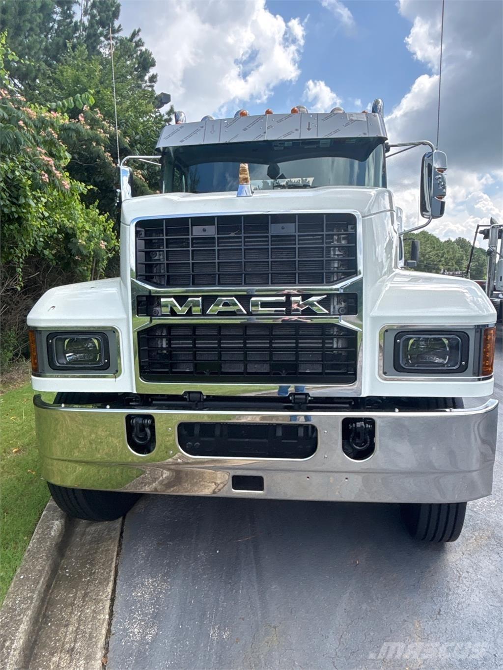 Mack PI64T Cavalos Mecânicos