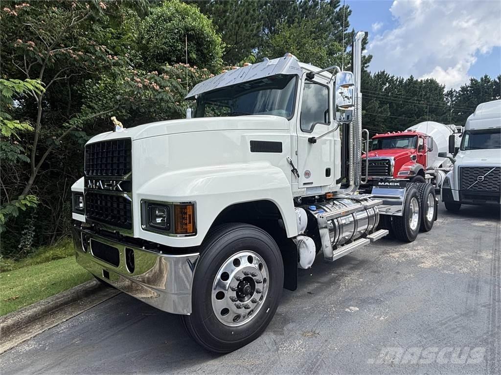 Mack PI64T Cavalos Mecânicos