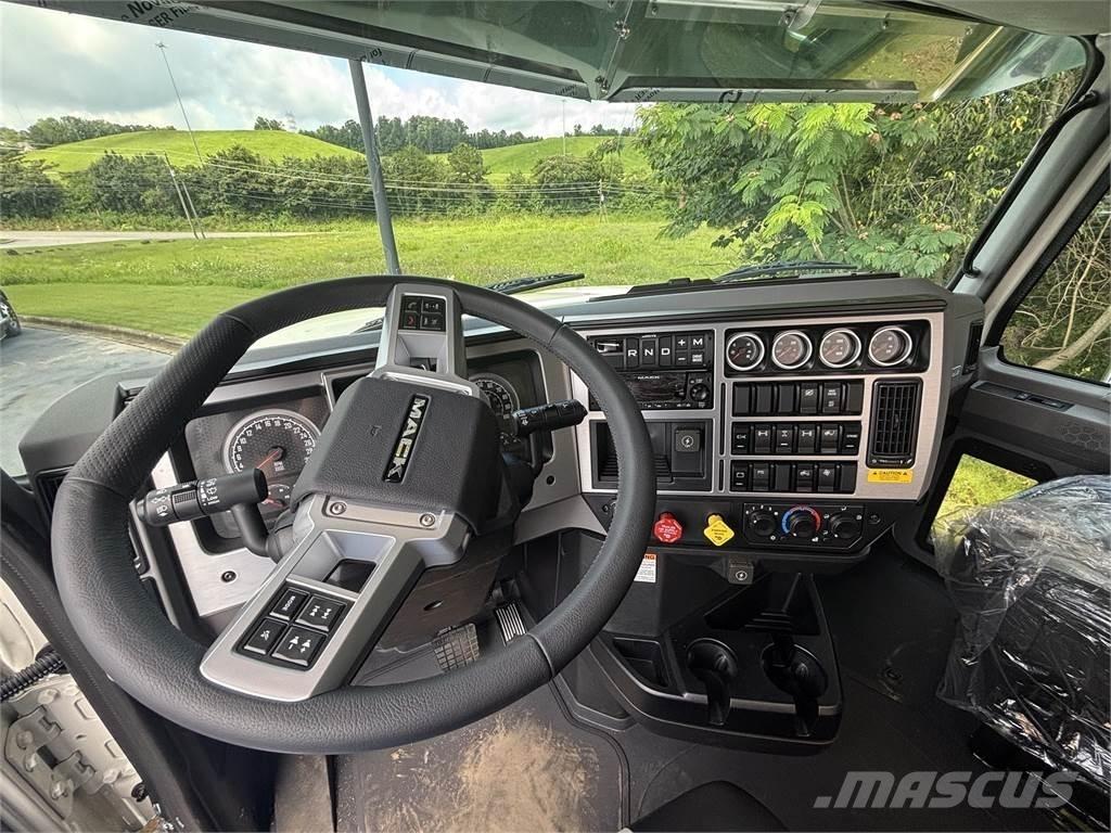 Mack PI64T Cavalos Mecânicos