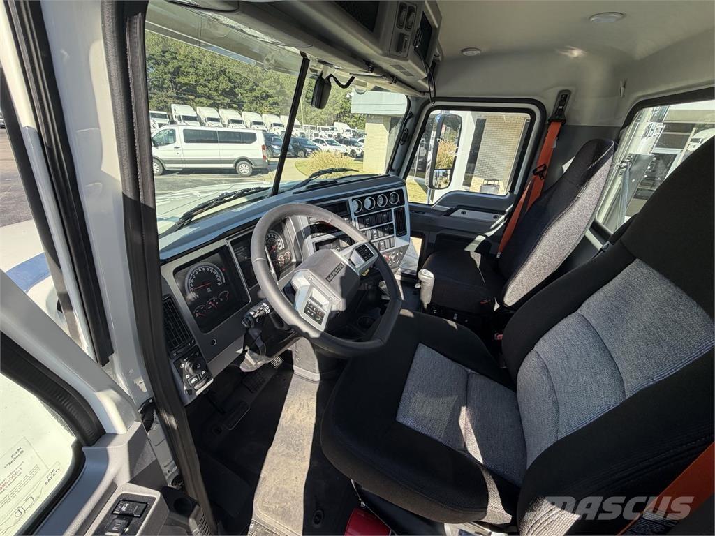 Mack PI64T Cavalos Mecânicos