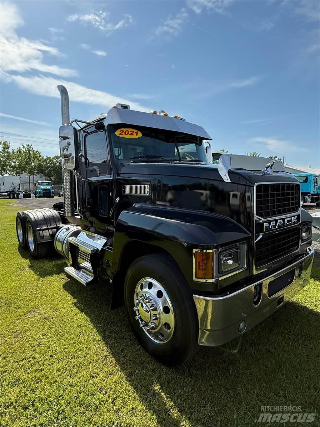 Mack PI64T Cavalos Mecânicos