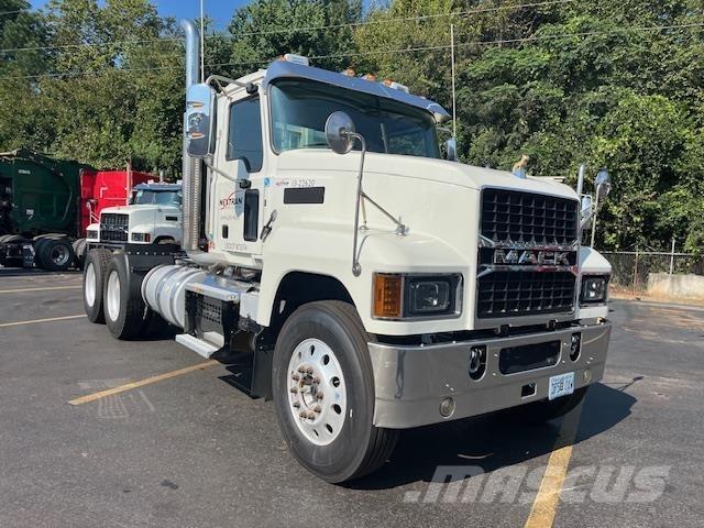Mack PI64T Cavalos Mecânicos