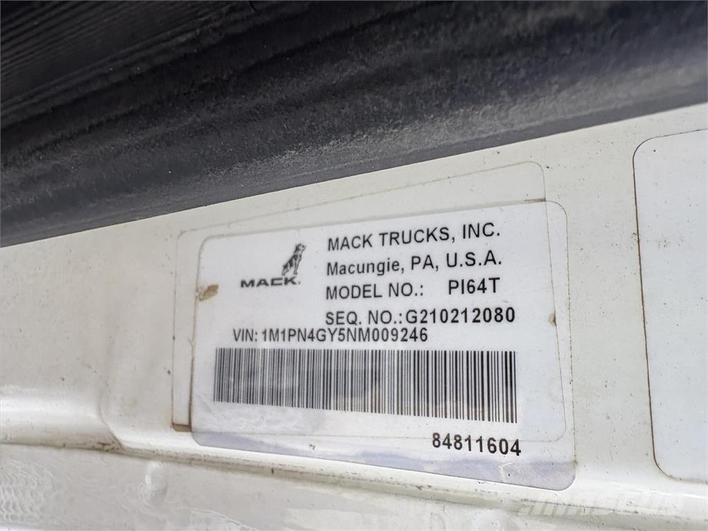 Mack PI64T Cavalos Mecânicos