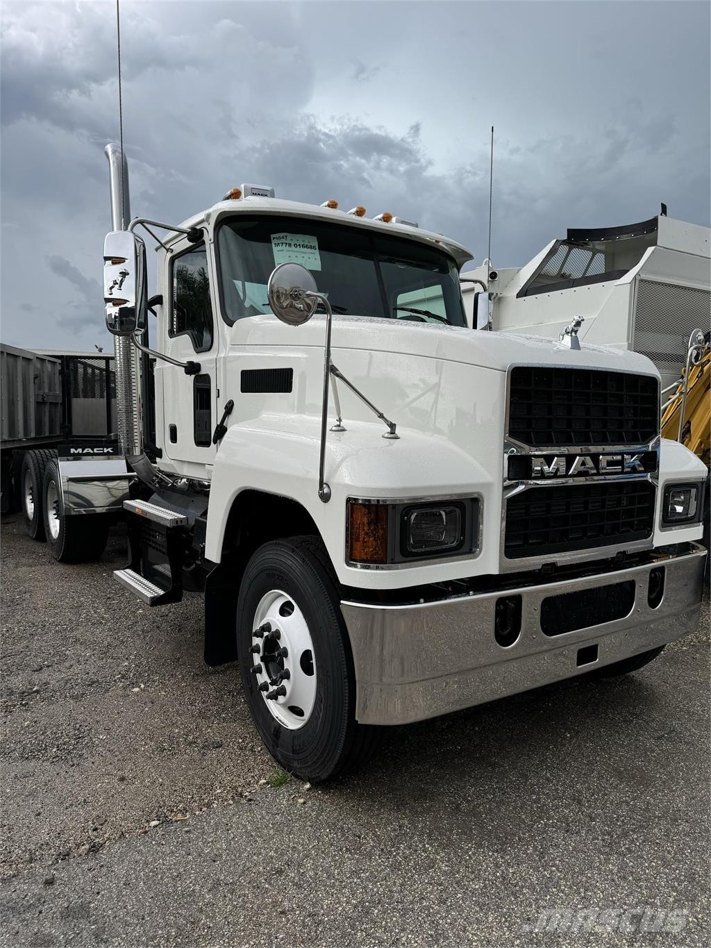 Mack PI64T Cavalos Mecânicos