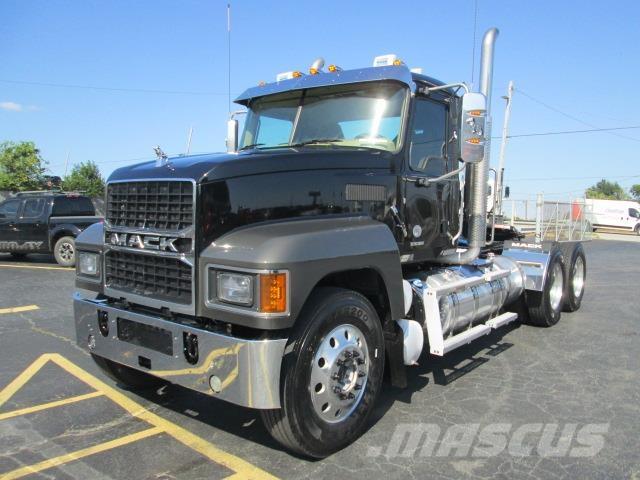 Mack PI64T Cavalos Mecânicos