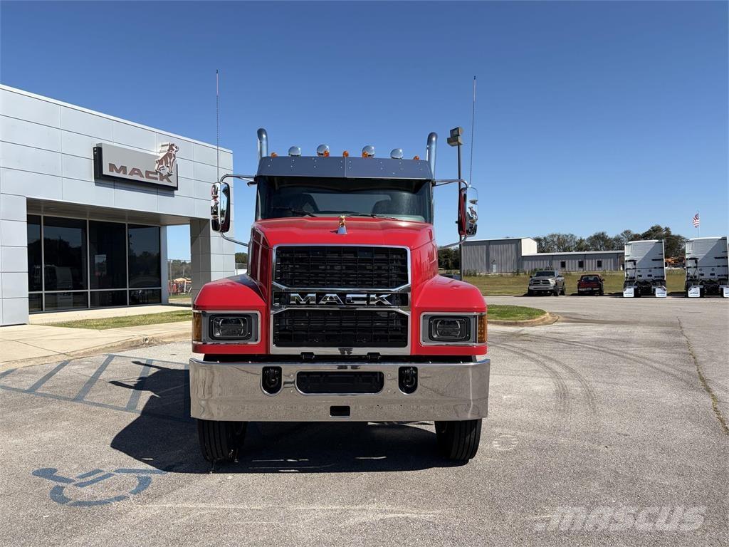 Mack PI64T Cavalos Mecânicos