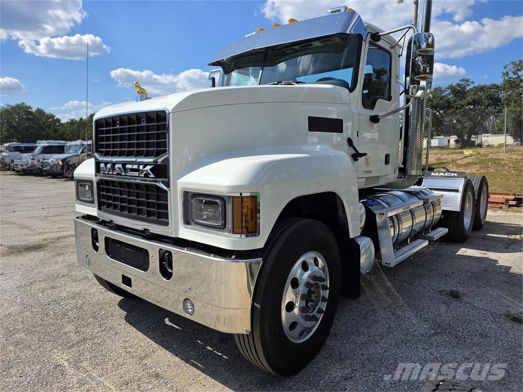 Mack PI64T Cavalos Mecânicos