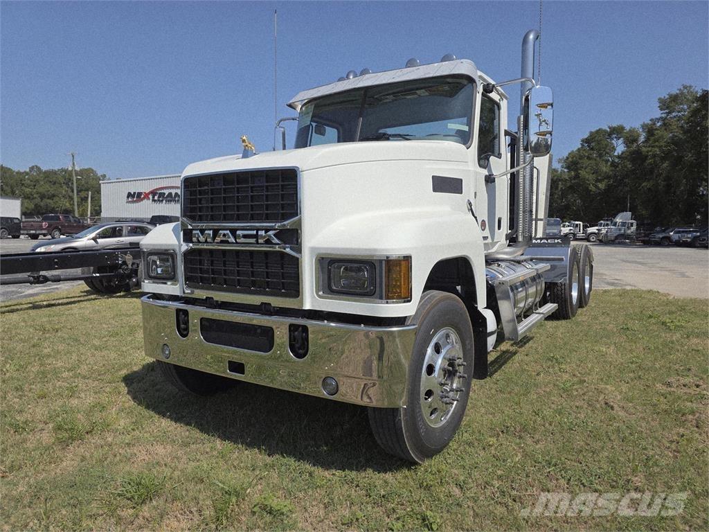 Mack PI64T Cavalos Mecânicos