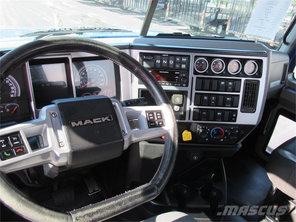 Mack PI64T Cavalos Mecânicos