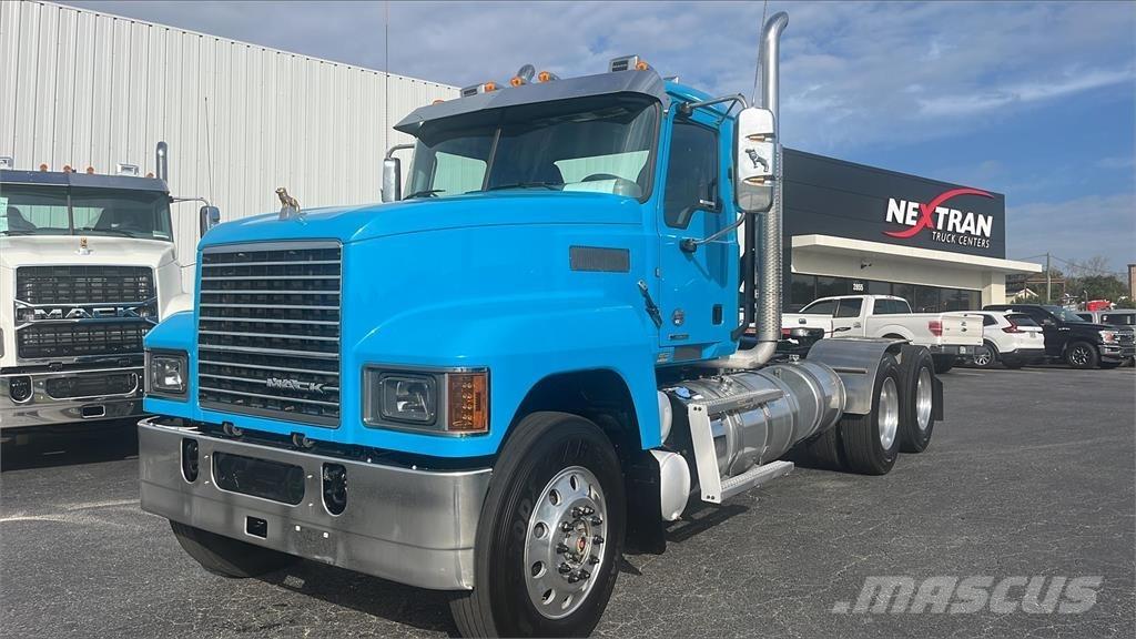 Mack PI64T Cavalos Mecânicos