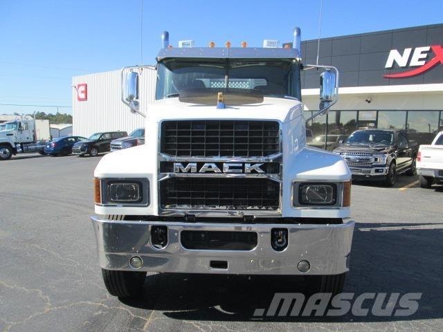 Mack PI64T Cavalos Mecânicos