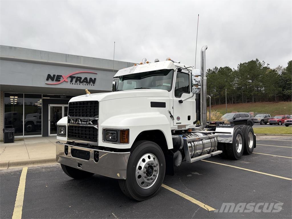 Mack PI64T Cavalos Mecânicos