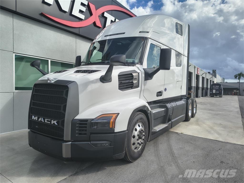 Mack PR64T Cavalos Mecânicos