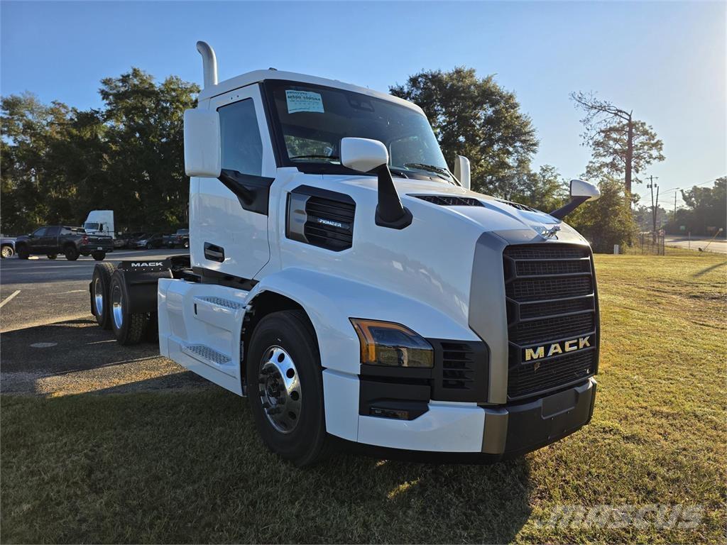 Mack PR64T Cavalos Mecânicos