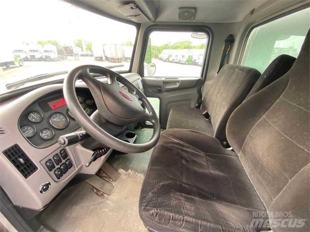 Peterbilt 337 Caminhões de caixa fechada