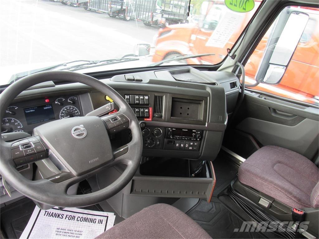 Volvo VNL 860 Cavalos Mecânicos