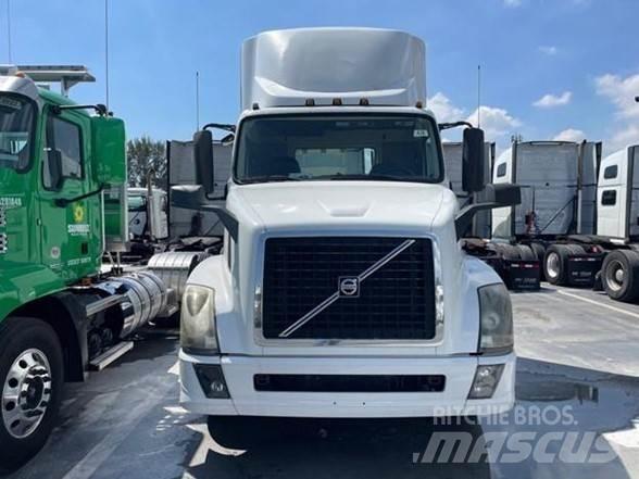 Volvo VNL42T Cavalos Mecânicos