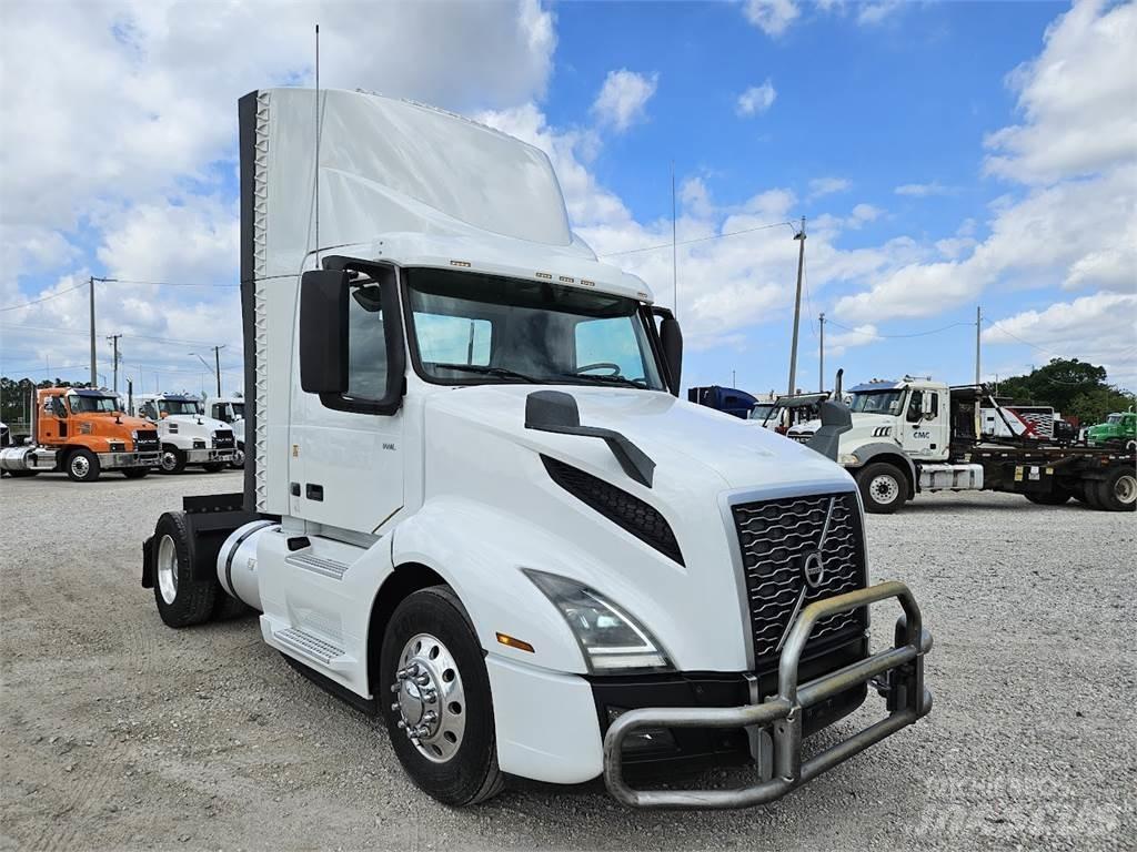 Volvo VNL42T300 Cavalos Mecânicos