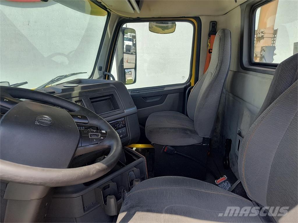 Volvo VNR64T Cavalos Mecânicos