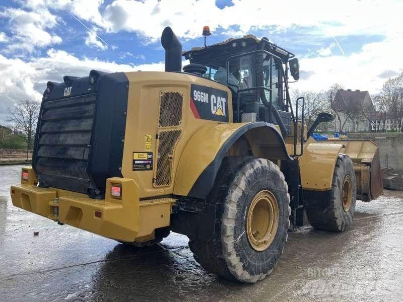 CAT 966M Carregadeiras de rodas