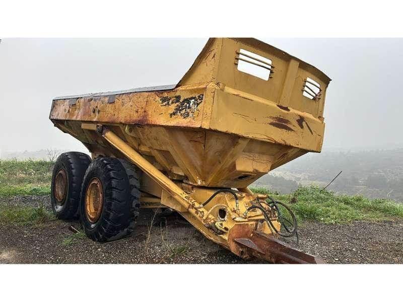 CAT D250B Reboques basculantes