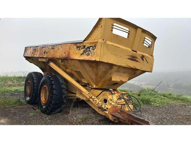 CAT D250B Reboques basculantes
