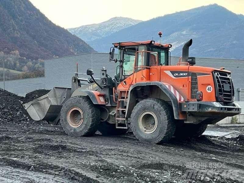 Doosan DL300 Carregadeiras de rodas