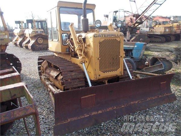 CAT D4D Dozers - Tratores rastos
