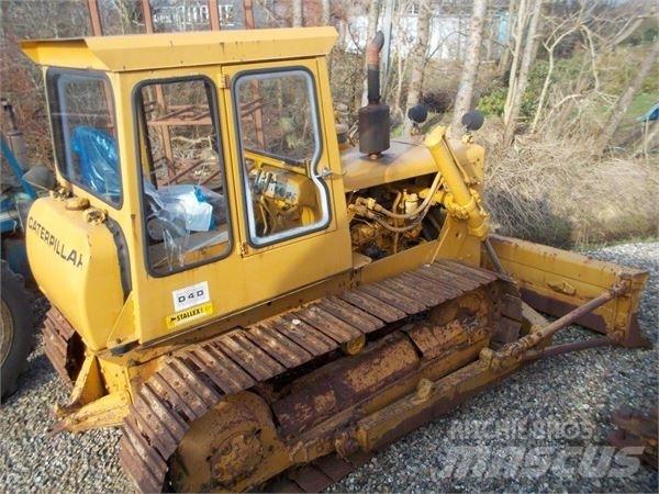 CAT D4D Dozers - Tratores rastos