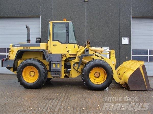 Komatsu WA320 Carregadeiras de rodas