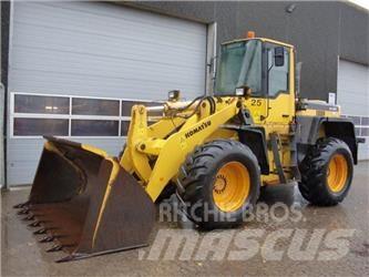Komatsu WA320 Carregadeiras de rodas