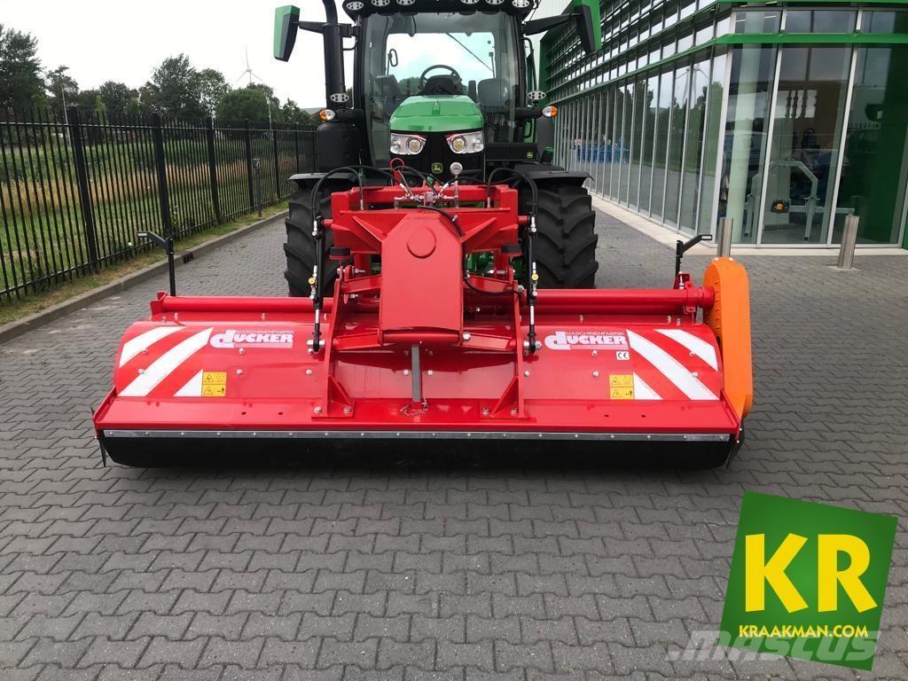 Dücker UM Gadanheiras e cortadores de folhas para pastos