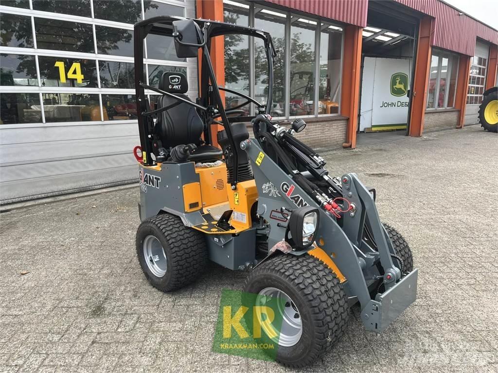 GiANT G1200 Carregadoras frontais e escavadoras