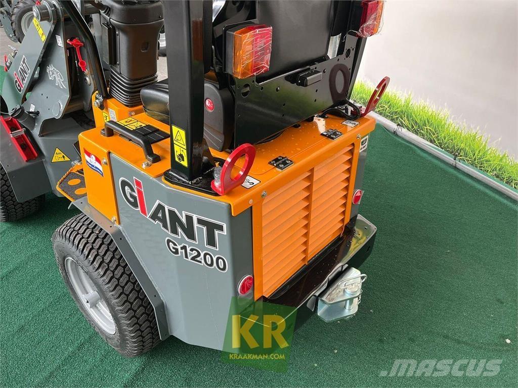 GiANT G1200 Carregadoras frontais e escavadoras