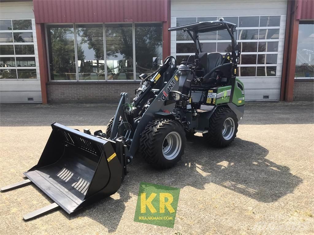 GiANT G2200E Carregadoras frontais e escavadoras
