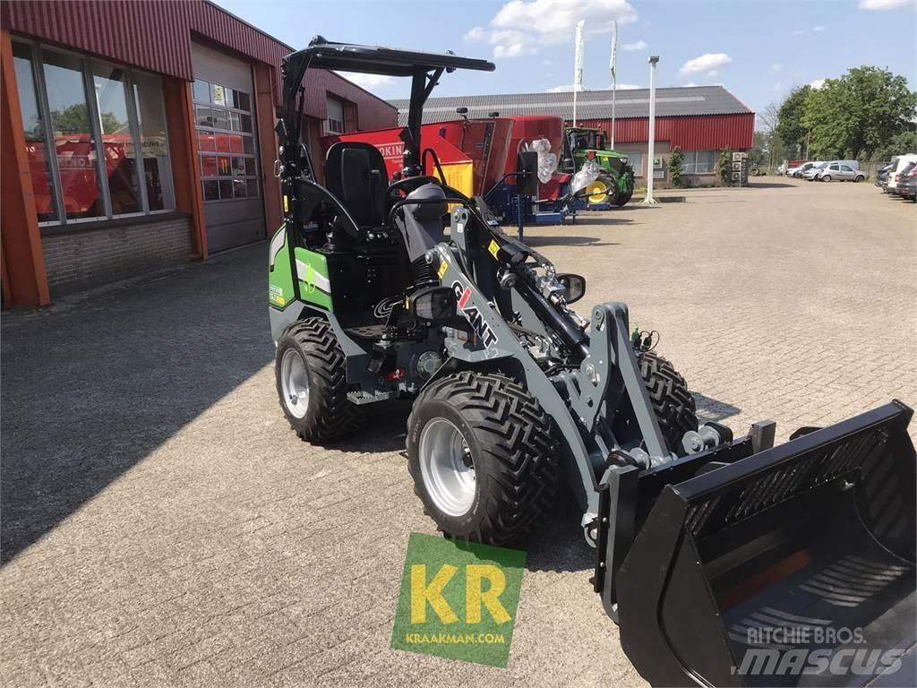 GiANT G2200E Carregadoras frontais e escavadoras
