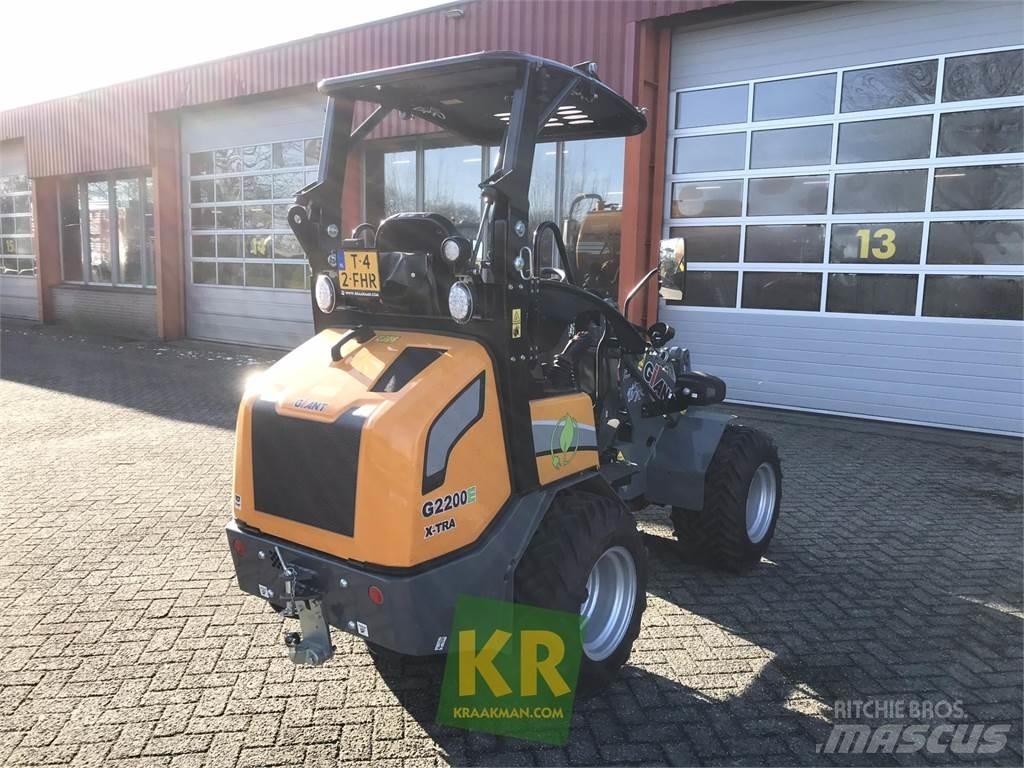GiANT G2200E Carregadoras frontais e escavadoras