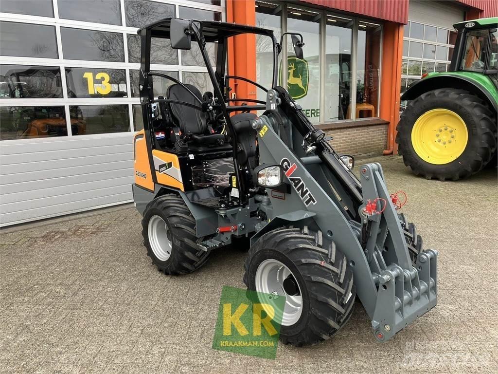 GiANT G2300 Carregadoras frontais e escavadoras