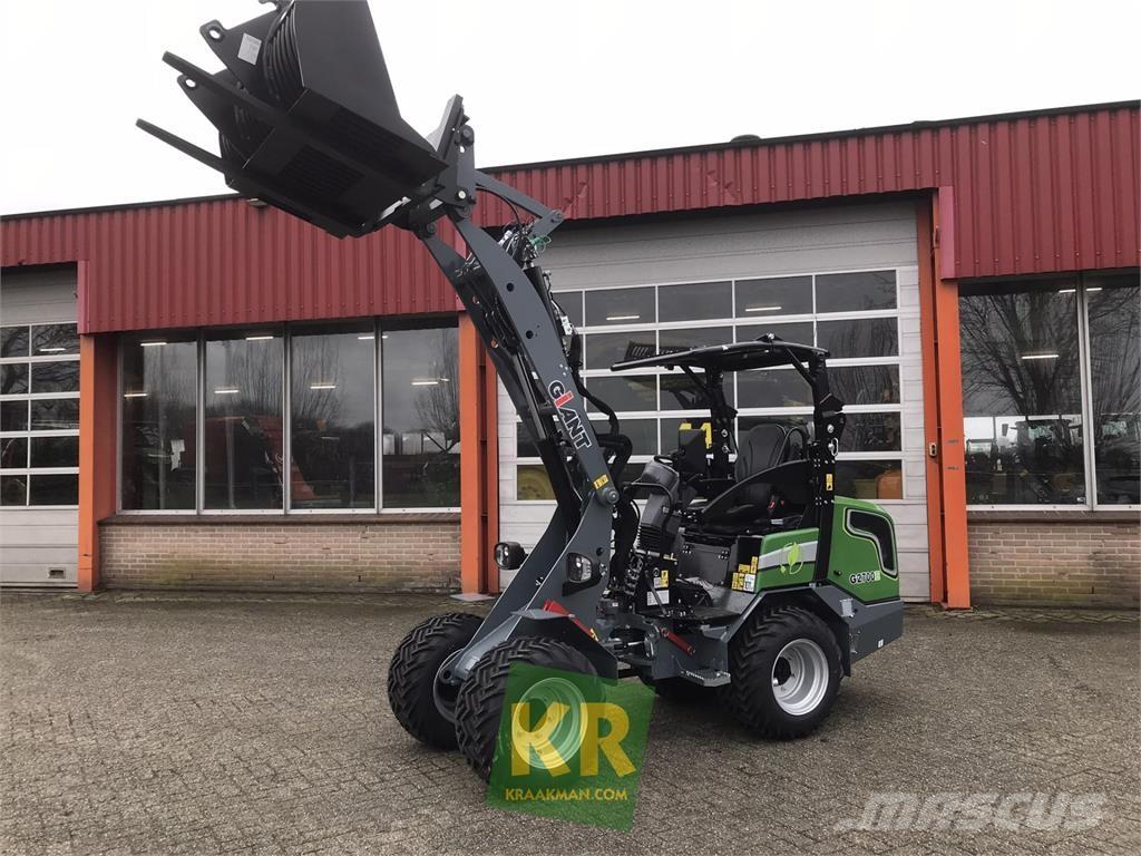 GiANT G2700E Carregadoras frontais e escavadoras