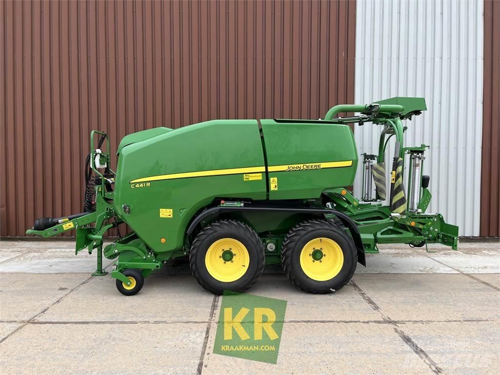 John Deere C441R Enfardadeira de rolos