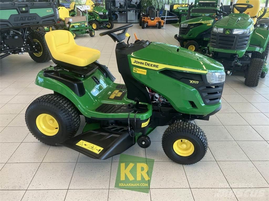 John Deere X107 Corta-Relvas Riders