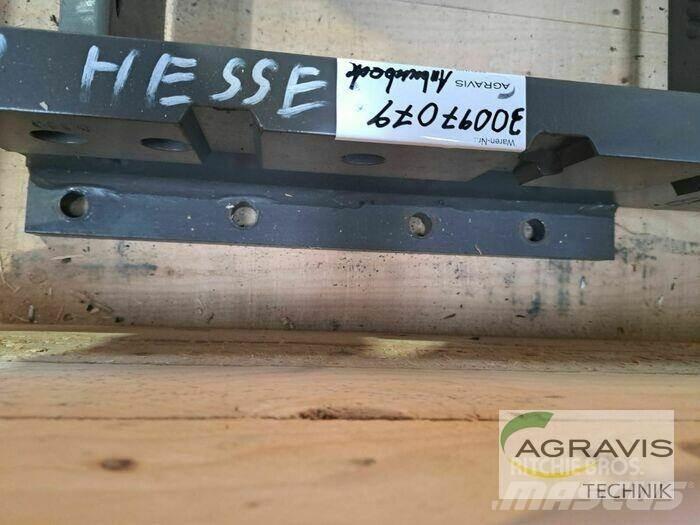 CLAAS ANHÄNGEBOCK Outra maquinaria e acessórios para gado